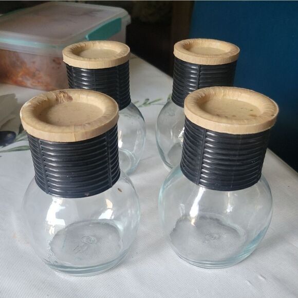 Set of 4 carafe glass containers with paper caps - Picture 5 of 8